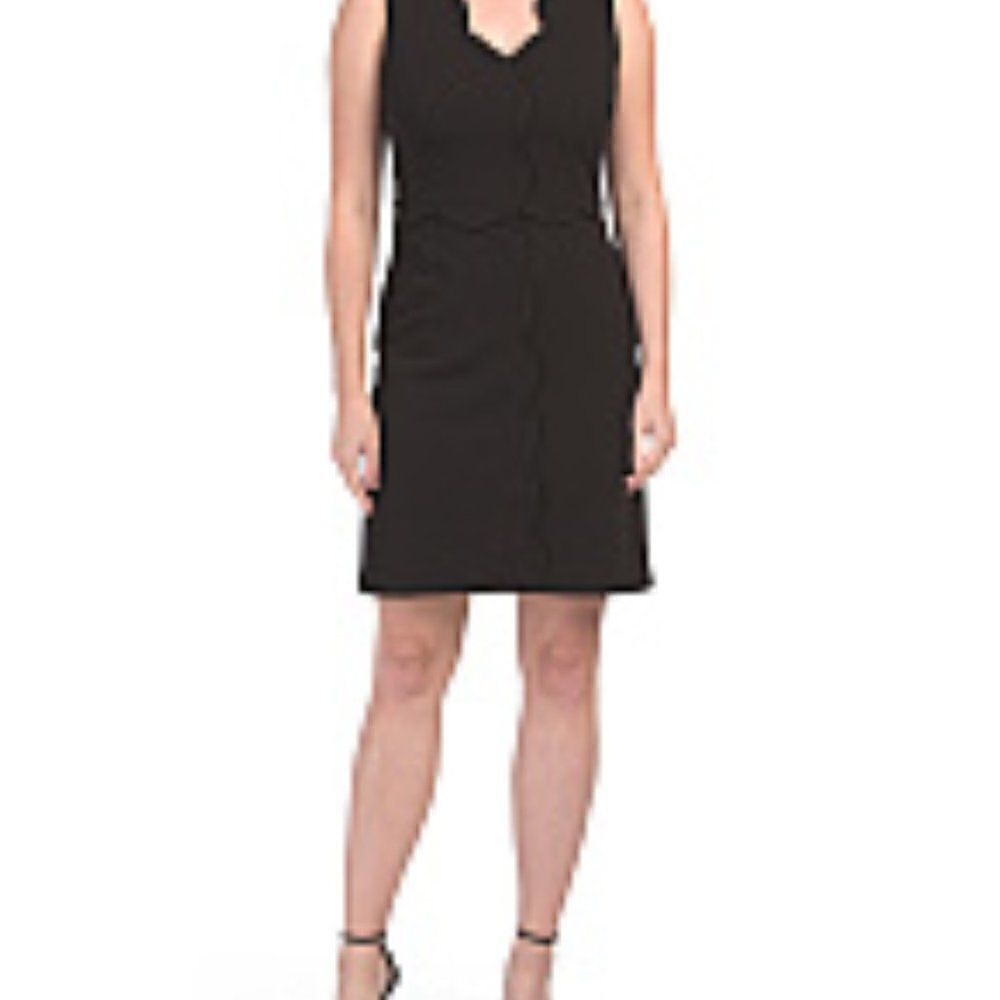 538112....Nicole Miller New York Black Scallop Neck Size 10